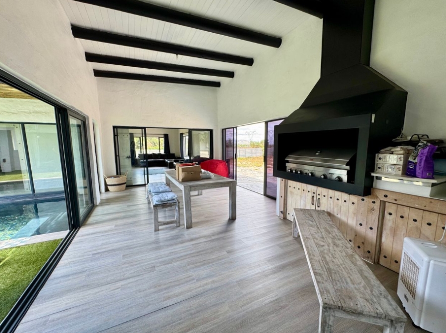 5 Bedroom Property for Sale in Cape Farms Western Cape